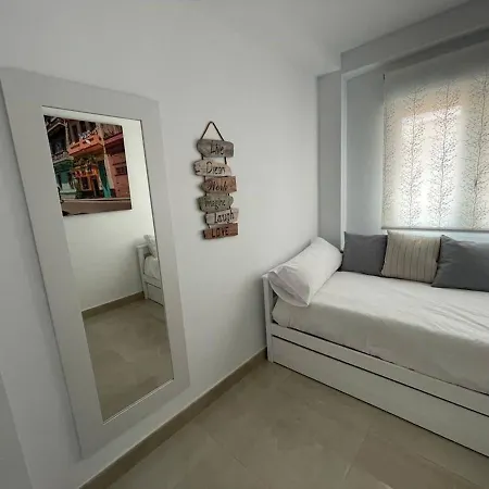 Holidays2Malaga Princesa 3 Dormitorios, Vistas Al Mar Y Montana, Terraza Y A 200M A La Playa Exterior photo