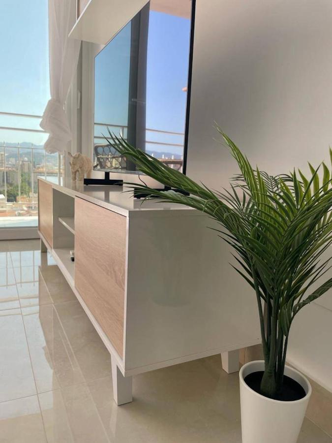 Holidays2malaga Princesa 3 Dormitorios, Vistas Al Mar Y Montana, Terraza Y A 200m A La Playa Apartment Malaga